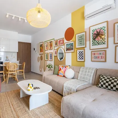 Lunette - Artful 1-br & Balcony In Apartment *