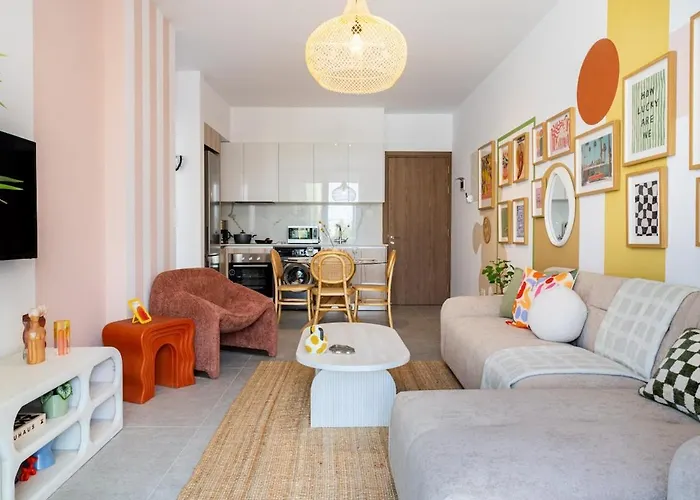 Lunette - Artful 1-br & Balcony In * ラルナカ