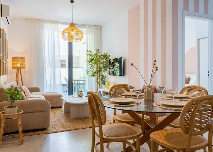 Lunette - Artful 1-br & Balcony In アパート ラルナカ