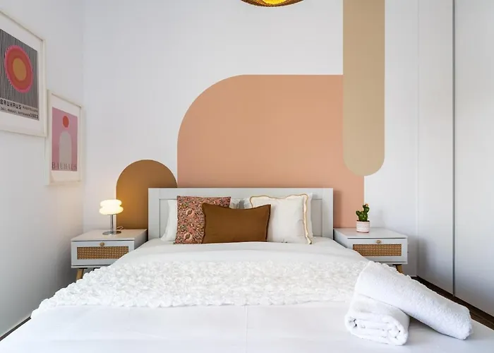 Lunette - Artful 1-br & Balcony In ラルナカ