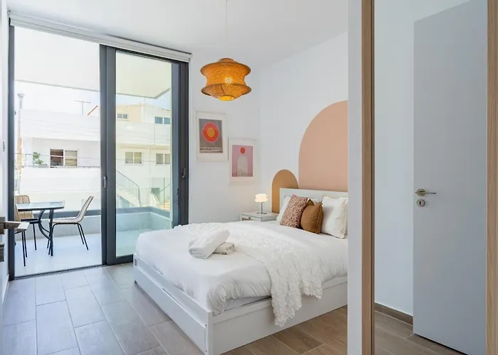 アパート Lunette - Artful 1-br & Balcony In ラルナカ